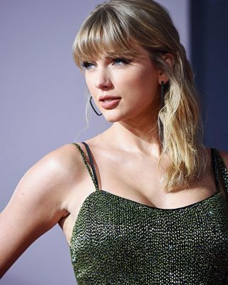 Taylor Swift Awarded Top Selling Global Artist 2019  