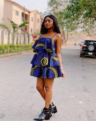 Singer Simi Wows Fans With Alluring New Picture  