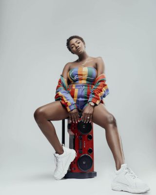 Singer Simi Wows Fans With Alluring New Picture  