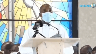 Priest Collapses While Sharing Sermon During Sunday Mass [VIDEO]  