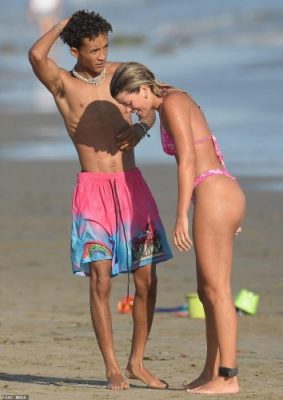 Jaden Smith & Sofia Richie Spotted Flirting With Each Other At The Beach [PHOTOS]  