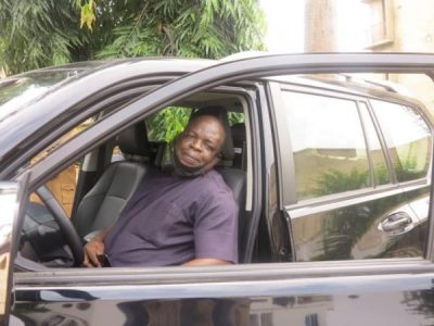 Three Reps Members Get SUV From Gov Ayade After Decamping To APC  