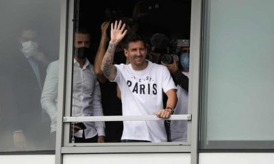 Lionel Messi Arrives In Paris To Complete PSG Transfer [PHOTOS]  