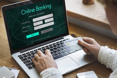 5 Critical Factors To Consider When Banking Online  