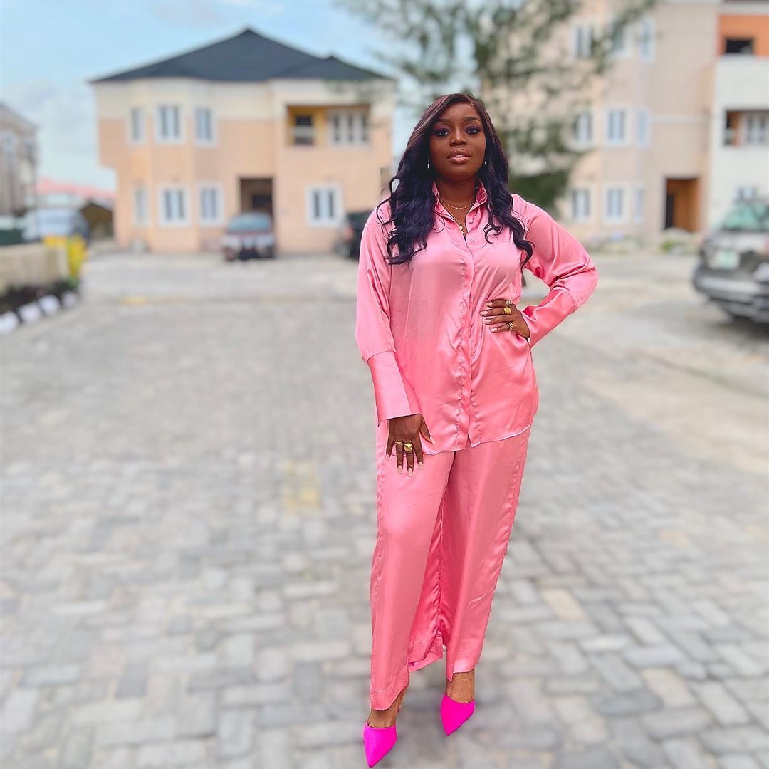 Fans React As Bisola Aiyeola Shows Off Her Beautiful Daughter In A Video  