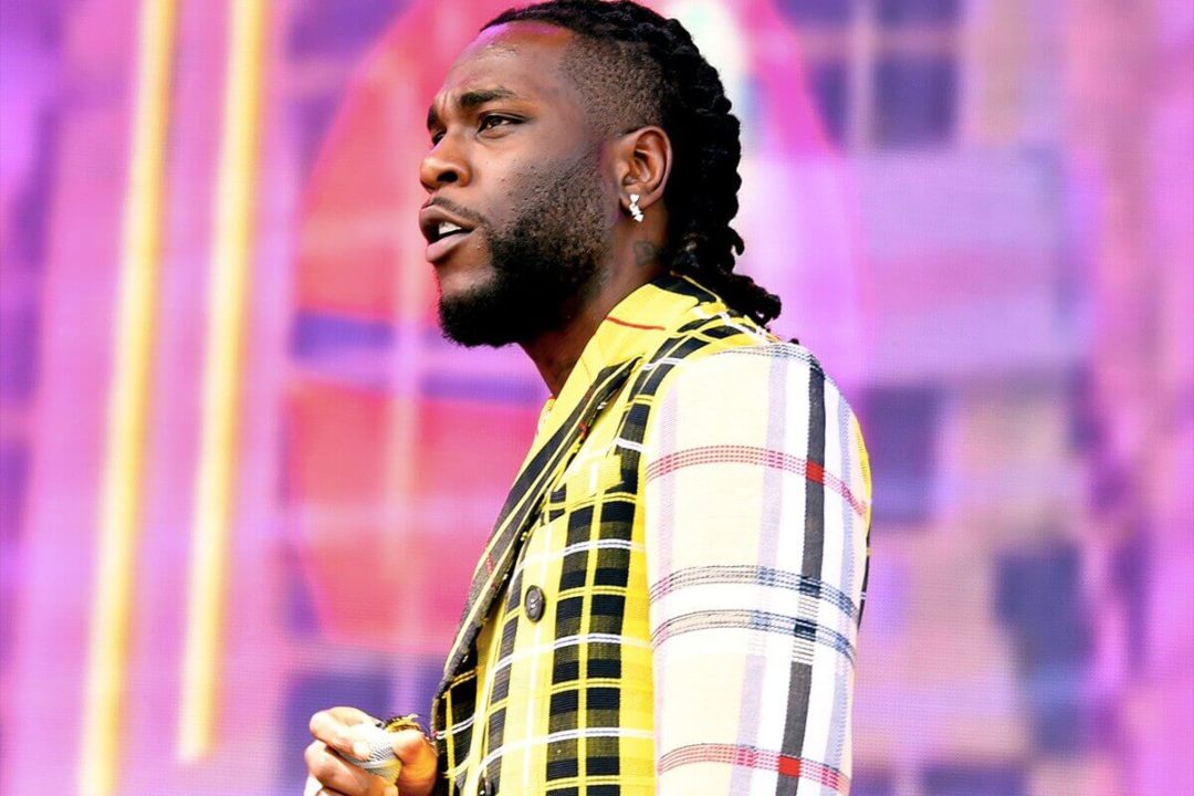 Lagos Concert: Burna Boy Apologizes To Fans Over Late Performance  