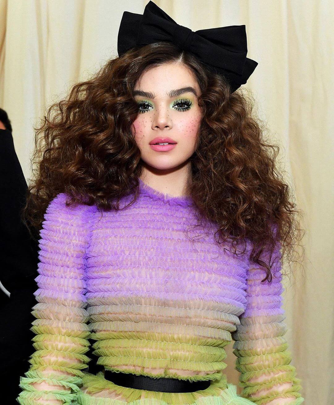 Disney Eyeing Hailee Steinfeld For ‘Hawkeye’ Series Role  