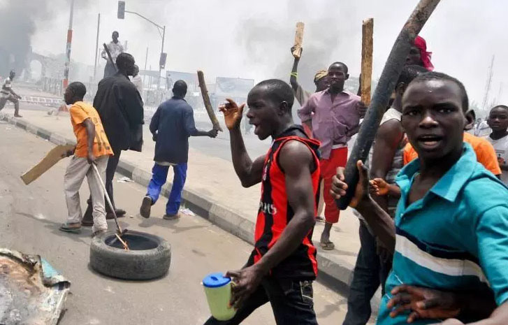 Hoodlums Kill Traditional Ruler In Lagos  