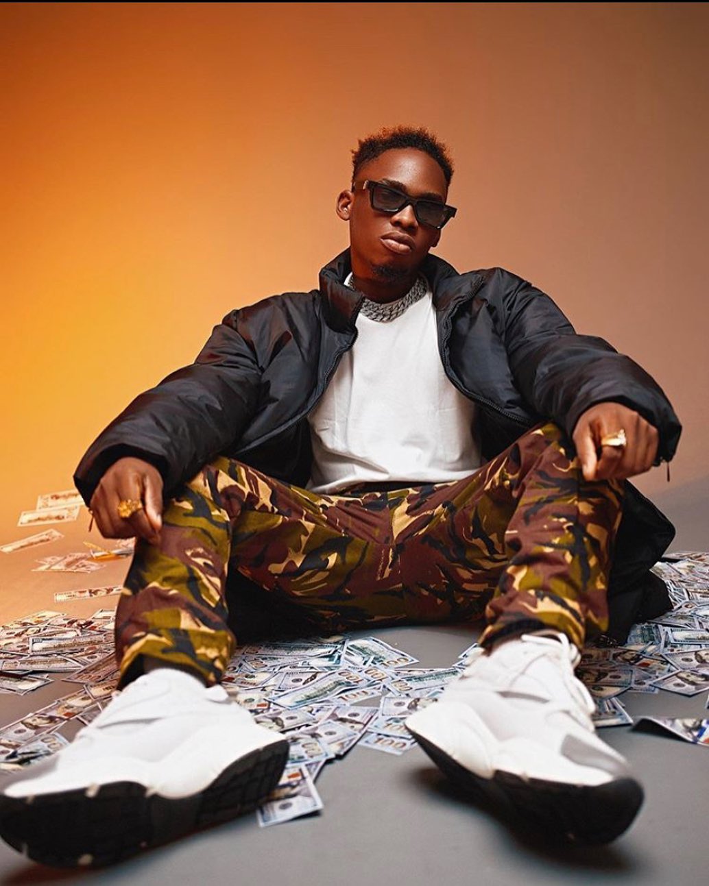 #Trending: "Ashawo Makes More Money Than A Banker In Nigeria" - Rapper Erigga  