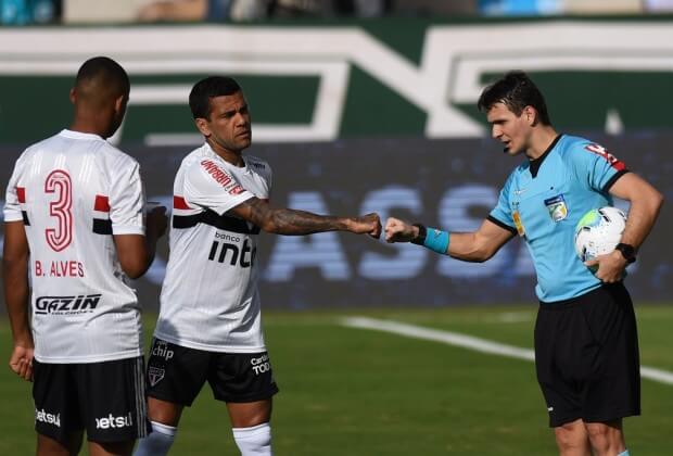 Nigerian Youngest Sport Analyst, Ugwunnaya Chiedozie Gets Abia State Sports Award  