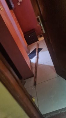 EFCC Officers Reportedly Storm Hotel In Ibadan, Tear Down All Doors In The Midnight  