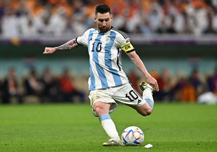 Gunmen Send Threatening Message To Messi, Fired Shots At Family Store  