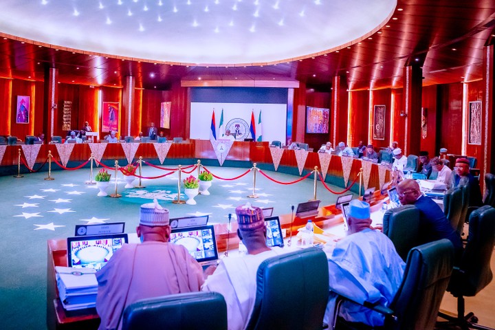 "Always Use Deodorant And Stop Smelling Like Goat" - Actor Frederick Leonard Urges Colleagues  