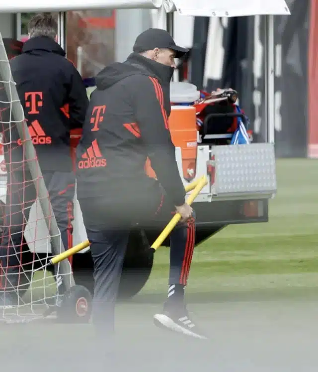 Thomas Tuchel Smashes Training Pole In Half Out Of Frustration  